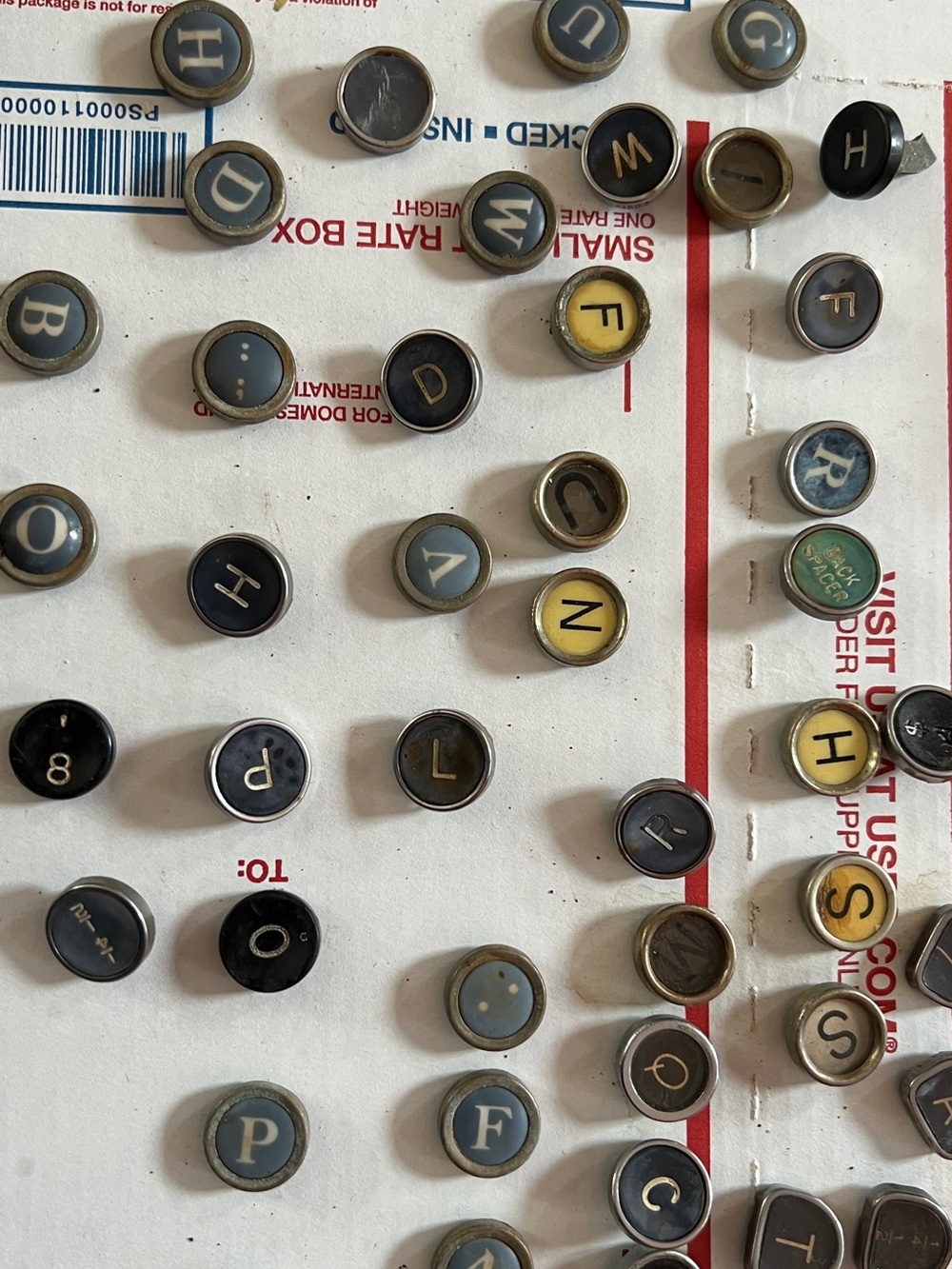Vintage TYPEWRITER KEYS mixed lot of 46 - Picture 11 of 16
